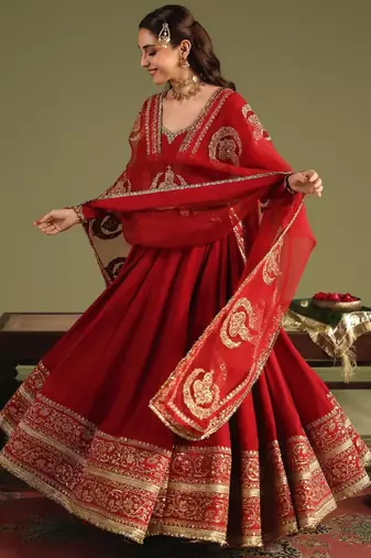 Red silk blend embroidered flared gown set