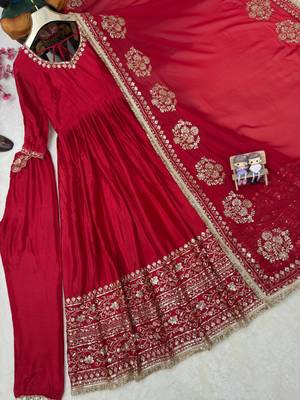 Red silk blend embroidered flared gown set 2