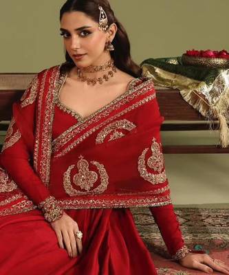 Red silk blend embroidered flared gown set 4