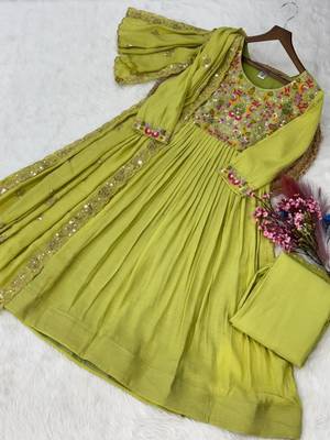 Green chanderi embroidered kurta set 4