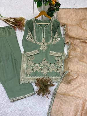 Green silk blend embroidered farshi salwar set 3