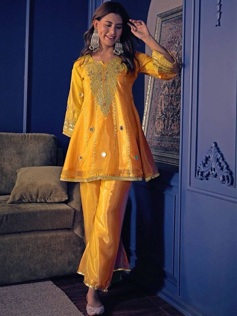 Yellow silk blend embroidered palazzo set