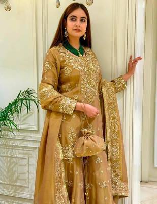Gold silk blend embroidered palazzo set 3