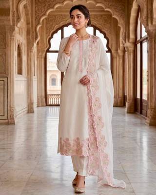 White silk blend embroidered kurta set 1