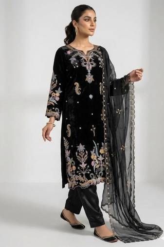 Black silk blend embroidered kurta set