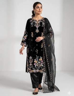 Black silk blend embroidered kurta set 2