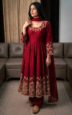 Maroon faux georgette embroidered flared gown set 3