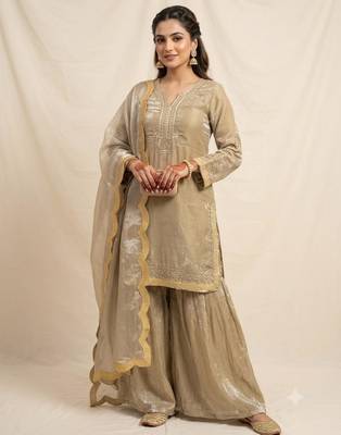 Gold silk blend embroidered palazzo set 2