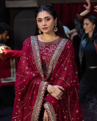 Red faux georgette embroidered flared gown set 2