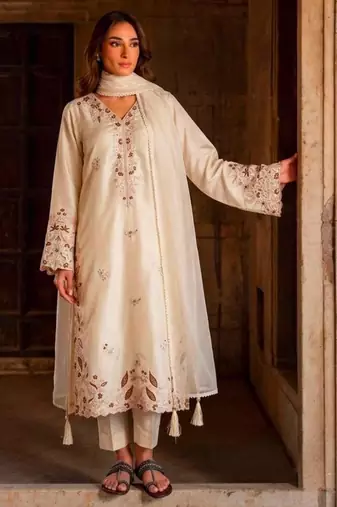 Cream silk blend embroidered kurta set