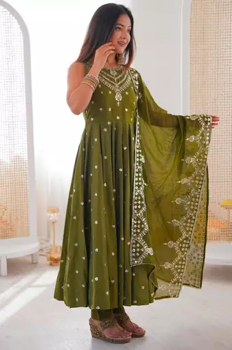 Dark green silk blend embroidered anarkali set