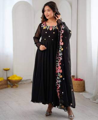 Black faux georgette embroidered kurta set 1