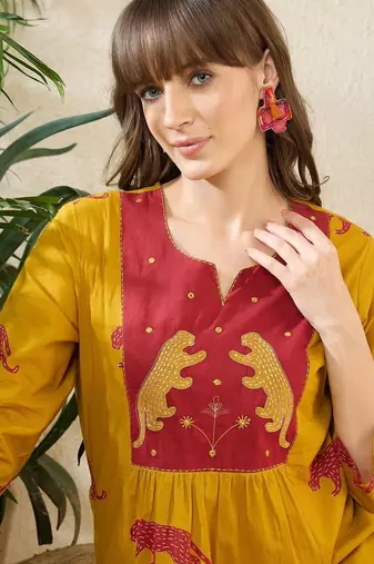 Women Animal Printed Empire Thread Work Pure Cotton Kurta with Trousers