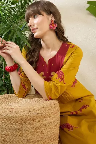 Women Animal Printed Empire Thread Work Pure Cotton Kurta with Trousers