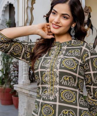 Printed Pure Cotton Straight Kurta with Trousers 4