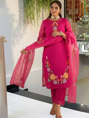 Women Floral Embroidered Regular Thread Work Kurta with Trousers & With Dupatta 1