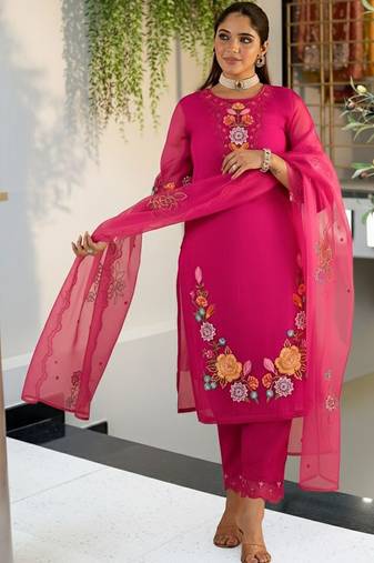 Women Floral Embroidered Regular Thread Work Kurta with Trousers & With Dupatta
