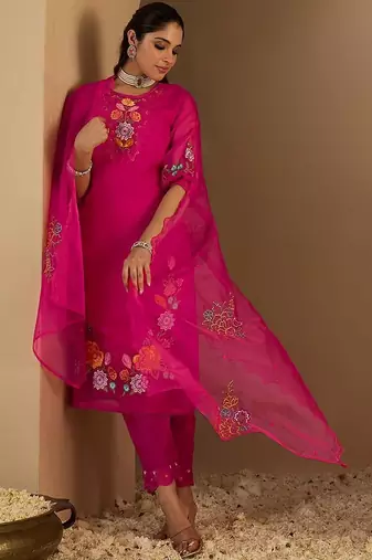 Women Floral Embroidered Regular Thread Work Kurta with Trousers & With Dupatta