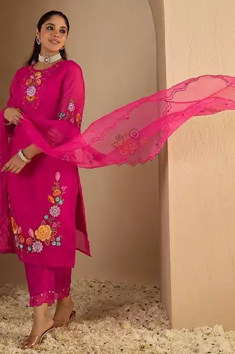 Women Floral Embroidered Regular Thread Work Kurta with Trousers & With Dupatta