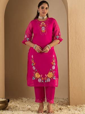 Women Floral Embroidered Regular Thread Work Kurta with Trousers & With Dupatta 6