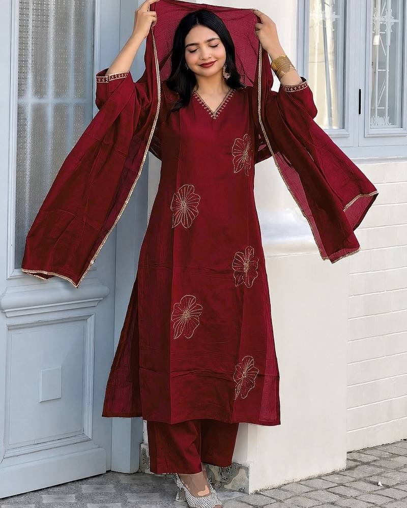 Deep red embroidered kurta set with pants & lace work dupatta