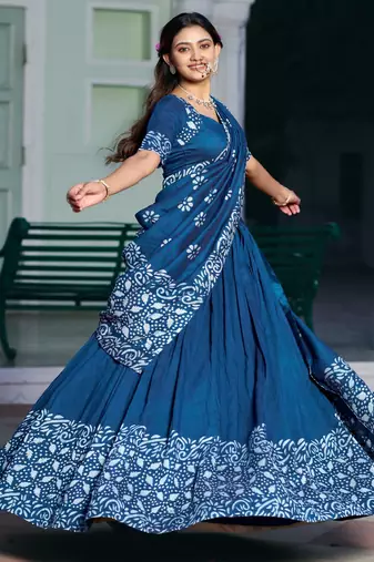 Women's Lightweight Cotton Chanderi Natural Batik Print Gopidress Lehenga Choli Set.