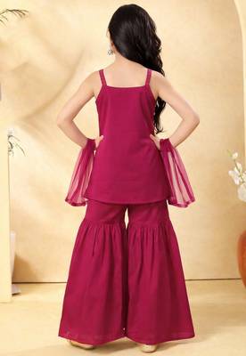 Girls pink embroidered kurta sharara set with dupatta 2