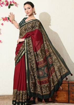 red paisley print viscose  saree with unstitched blouse piece 3