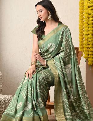 green floral printed cotton silk saree with unstitched blouse piece 5