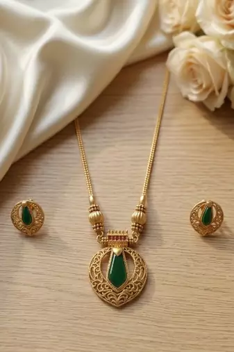 Traditional gold-plated emerald green pendant necklace :: set - handcrafted ethnic jewelry for women