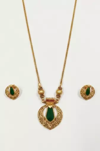 Traditional gold-plated emerald green pendant necklace :: set - handcrafted ethnic jewelry for women