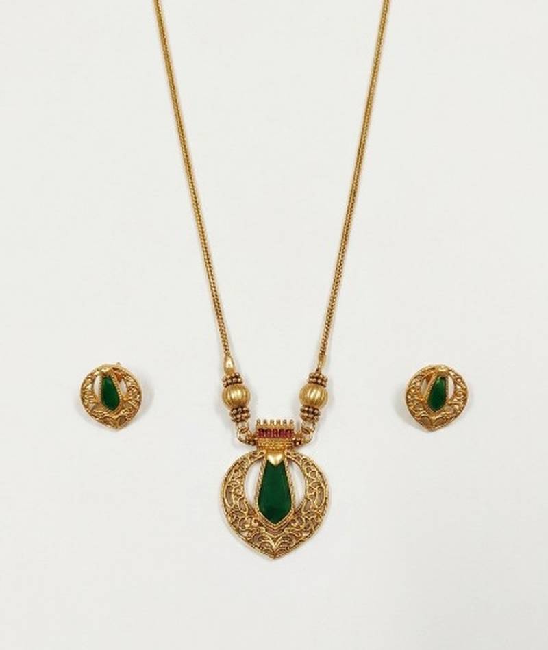 Traditional gold-plated emerald green pendant necklace :: set - handcrafted ethnic jewelry for women