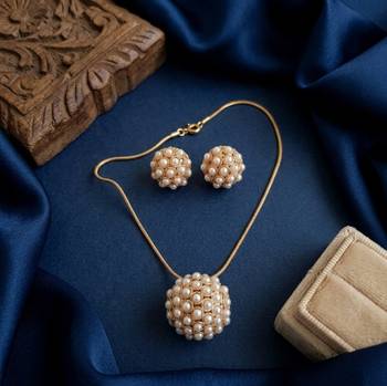 Antique gold plated pearl pendant necklace set with earrings | indian ethnic bollywood festival jewelry 3
