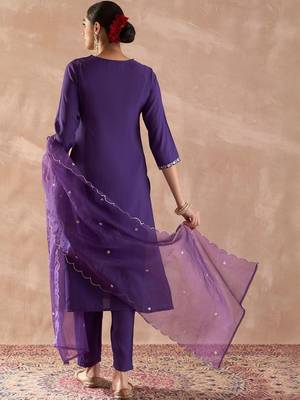 Ethnic Motifs Embroidered V-Neck Zari Straight Kurta With Trousers & Dupatta 5