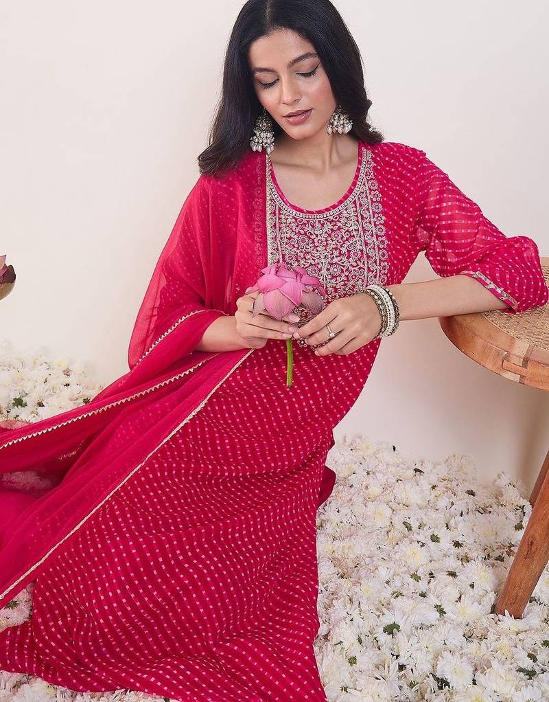 Ethnic Motifs Embroidered Regular Sequinned Kurta With Trousers & Dupatta