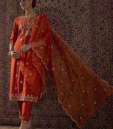 Ethnic Motifs Embroidered Thread Work Kurta With Trousers & Dupatta