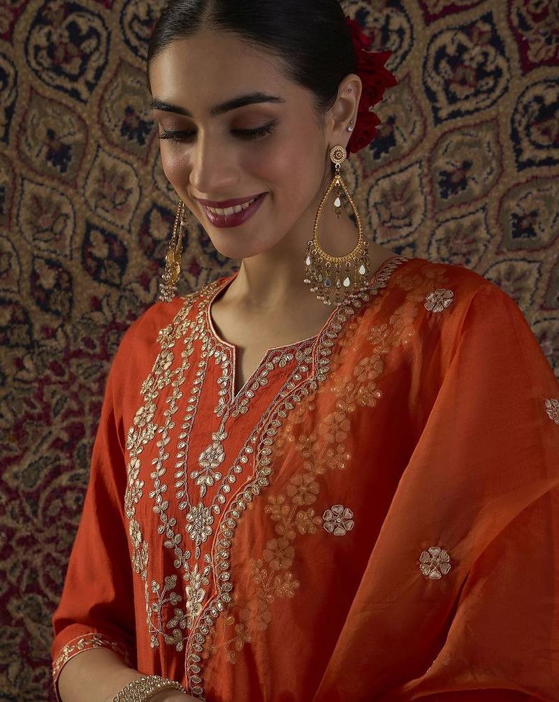 Ethnic Motifs Embroidered Thread Work Kurta With Trousers & Dupatta