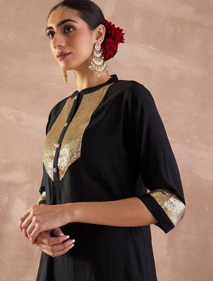 Embroidered Sequinned Straight Kurta With Trousers 1
