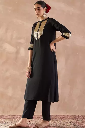Embroidered Sequinned Straight Kurta With Trousers