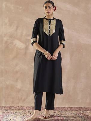 Embroidered Sequinned Straight Kurta With Trousers 4