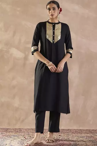Embroidered Sequinned Straight Kurta With Trousers