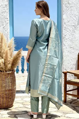 Women Regular Kurta with Trousers & With Dupatta