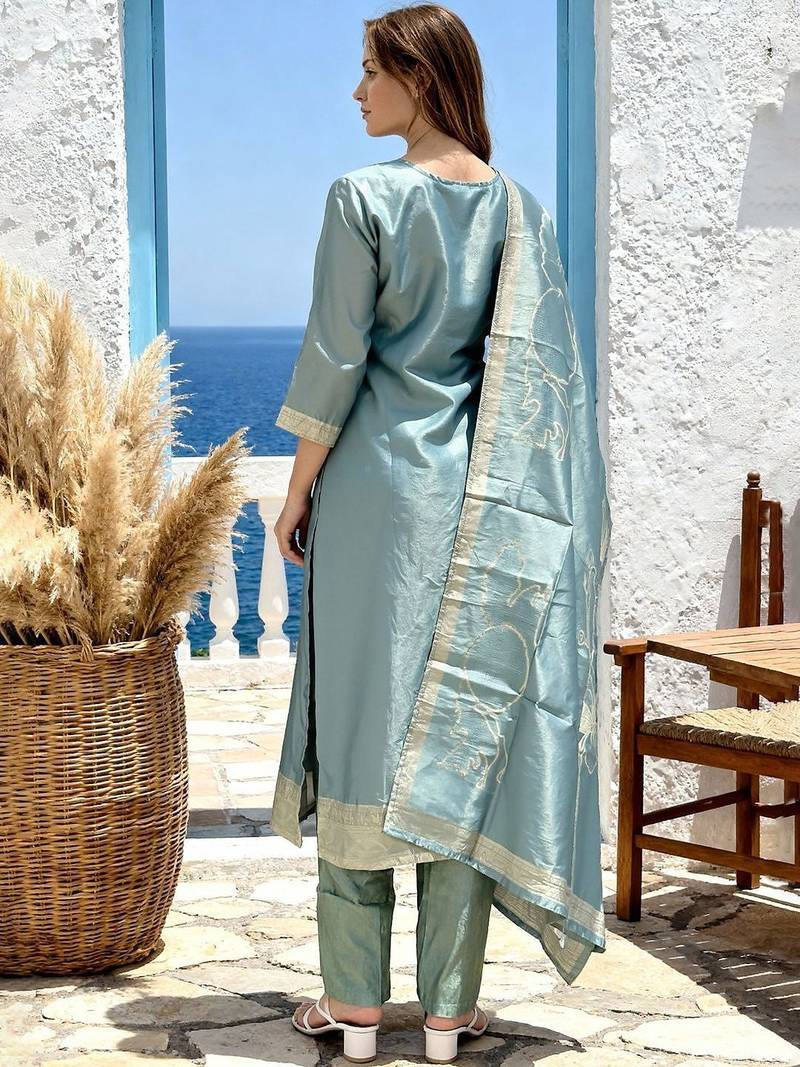 Women Regular Kurta with Trousers & With Dupatta