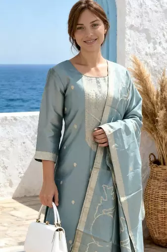 Women Regular Kurta with Trousers & With Dupatta
