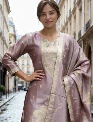 Women Regular Kurta with Trousers & With Dupatta 4