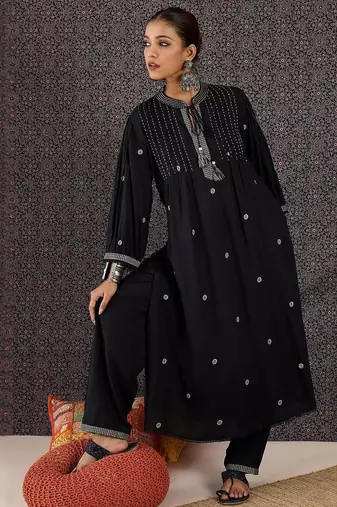 Embroidered Notch Neck Straight Kurta With Trouser