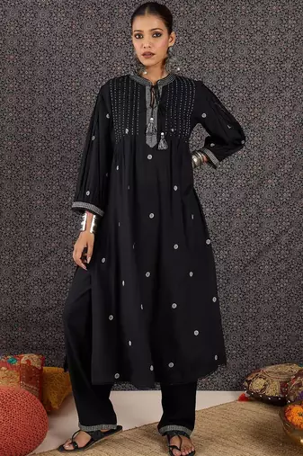 Embroidered Notch Neck Straight Kurta With Trouser