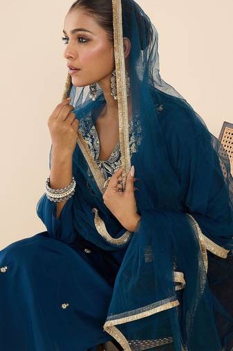 Floral Embroidered V-Neck Zari Straight Kurta With Trousers & Dupatta