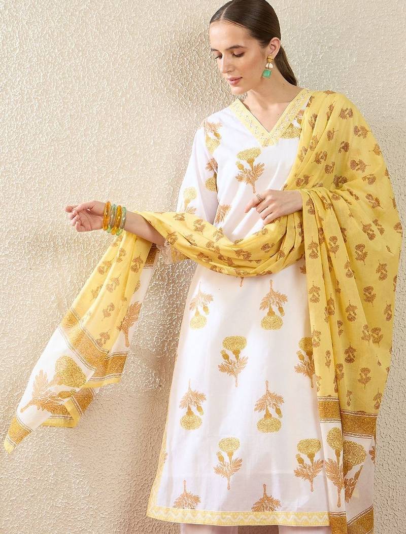 Women Floral Printed Regular Thread Work Pure Cotton Kurta with Trousers & With Dupatta