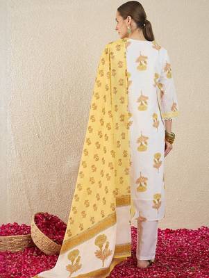 Women Floral Printed Regular Thread Work Pure Cotton Kurta with Trousers & With Dupatta 4